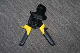 69ptbj00010c Apollo 1-hand Pex-b Pinch Clamp Tool With Led Indicator Light 3/8 Inch To 1