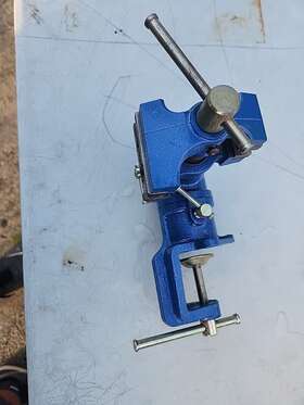 Vise-371291340 Central Forge Metalworking 2 1/2 Inch 360 Degree Swivel. New
