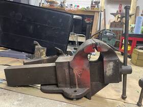 504m2 Columbian 7 Inch Jaw Edge Mount Very Large And Heavy