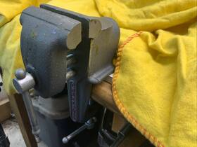 Craftsman 5247-2 Usa Hobby / Bench Vise 2-1/2 Inch Jaws Anvil 2-1/4 Opening