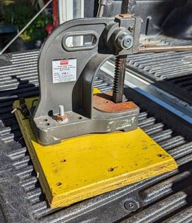 2009.01 Dayton 1/2 Ton Arbor Press Mount Bits Bench Tool Staking Riveting