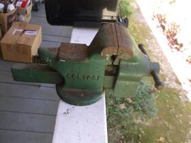 84-6826 Eclipse 3 Inch Bench Vise With Anvil And Pipe Jaws