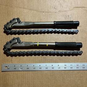 Hunt Wilde 091044216021 2 Pc Locking Chain Pipe Clamp 13 Inch Heavy-duty Vise