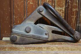 1613-40 Klein Tools 4500lbs Cable Puller 0.12 To 0.37 Double V Locking Handle