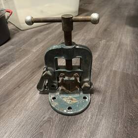 No42 Littlestown Vintage Vise Pipe Clamp No 42