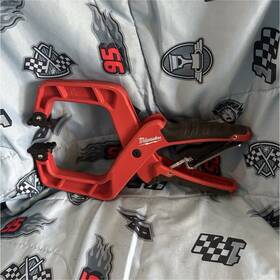 48-22-3604 Milwaukee 4 Inch Red Angle Clamp Plastic Metal Jaw Black