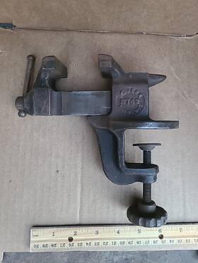 M748 Modern Small Vice Table Bench Clamp 2 Inch Hobby Craft Mini Milwaukee Anvil