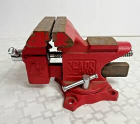 1657.3176 Sears Vintage 4-1/2 Inch Swivel Bench Vice W Pipe Jaws Anvil Top Red No