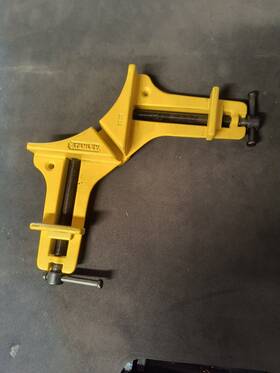 83-121 Stanley Light Duty Corner Clamp