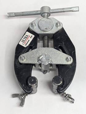 781510 Sumner Used #781510 Welding Pipe Clamp 1 Inch To 2-1/2 Ultra Qwik Black