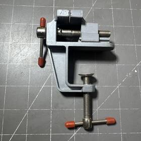 Topzone 817082022963 1.5in Mini Alloy Aluminum Vise Precision Bench Jewelry Light Table Clamp Vice