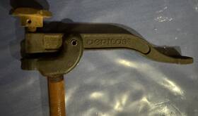 05g14.01 Veritas 32386 Vintage Used Bench Hold Down -