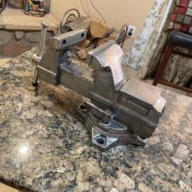 112070 Wilton Utility Bench Anvil Swivel Vise 3-1/2 Inch Jaw Width 4 Opening