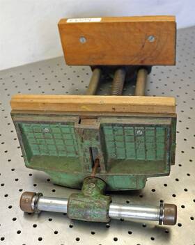 W-9-64 Wilton Woodworking Vise Quick Acting 10 Inch X 12 Under Bench Mount - -e2554