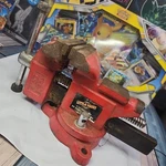 Little Daddy Vises 3.5" Inch Swivel Base Red Bench Top Bolt Mount 11.5 Lbs. Fixed Price $17.99.