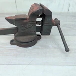Vintage Swivel Base Bench Vise Chief No. L4 Made Usa. Fixed Price $39.99.