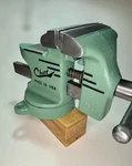 Vintage Chief L4, Bench Vise With Pipe Jaws & Anvil - Usa. Fixed Price $235.00.